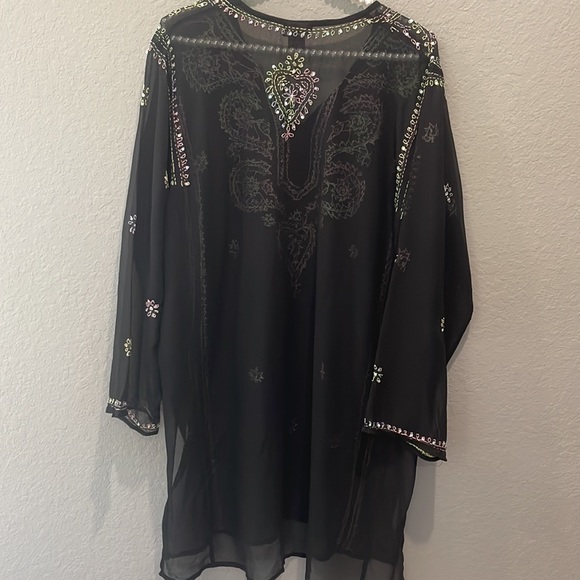 Beach cover up with sequin detail by Betty B - Picture 6 of 6